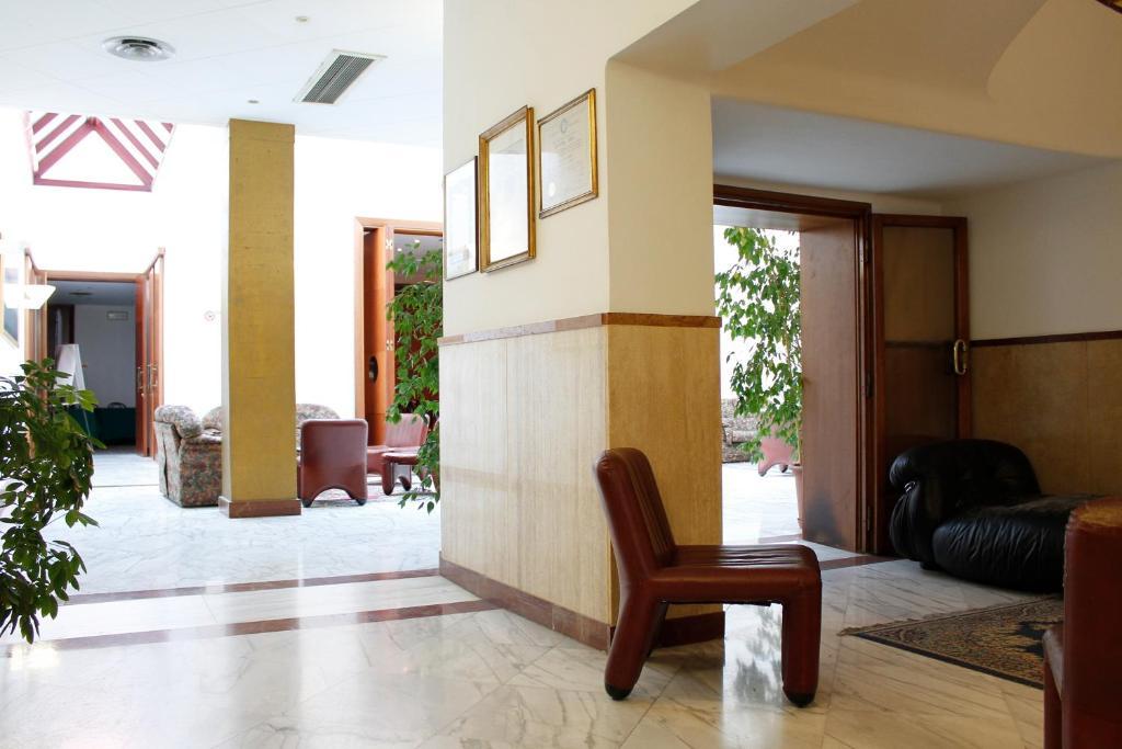 Hotel Centrale Пйомбіно Екстер'єр фото